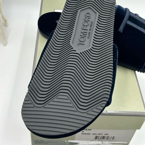 Men’s Tom Ford ocean blue velvet slippers size 9, made in Italy - Picture 8 of 9